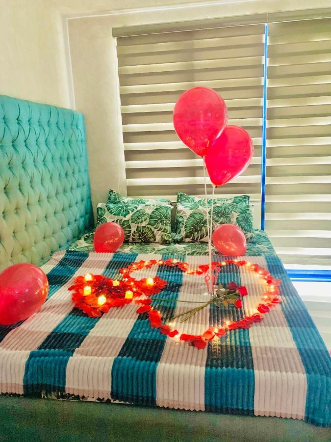 Sea 2-Br Unit With Free Parking Near Mall Of Asia Pasay Eksteriør billede