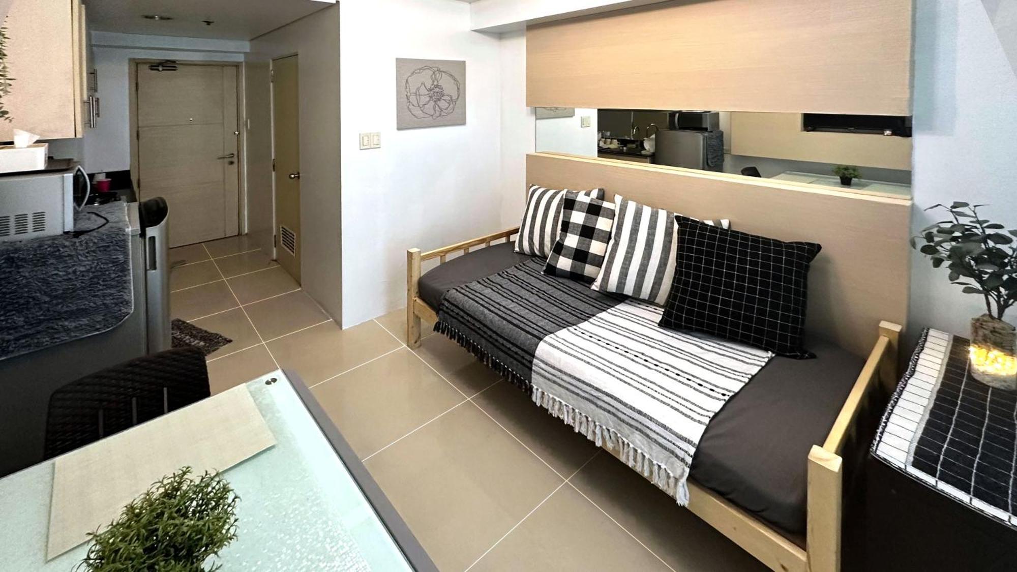 Sea 2-Br Unit With Free Parking Near Mall Of Asia Pasay Eksteriør billede