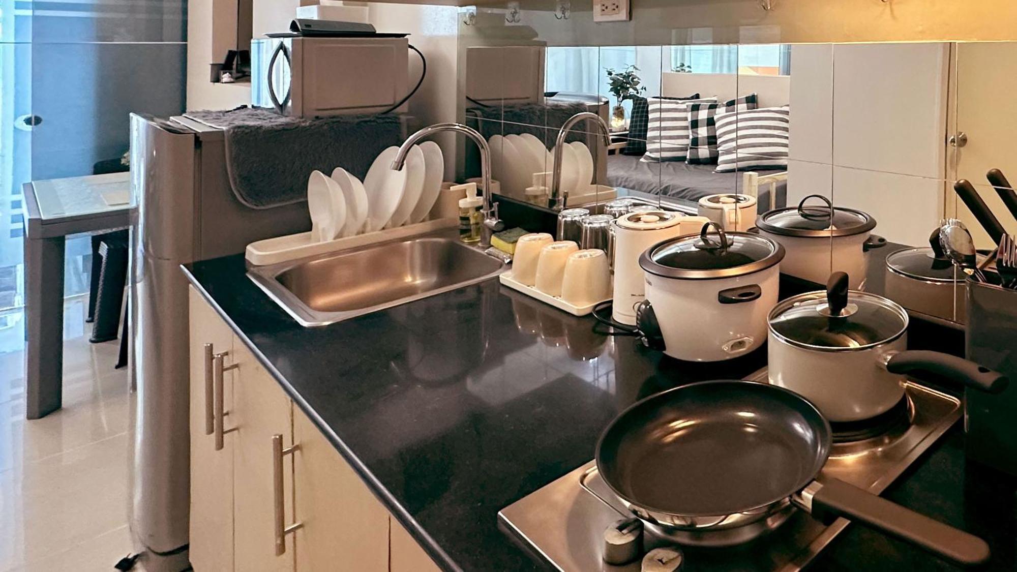 Sea 2-Br Unit With Free Parking Near Mall Of Asia Pasay Eksteriør billede